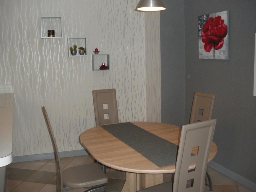 Au Pied De La Roche Apartment Ngoại thất bức ảnh