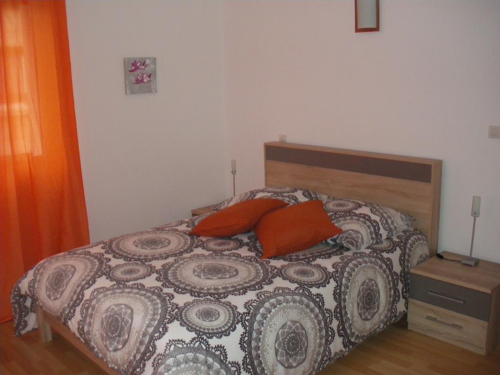 Au Pied De La Roche Apartment Ngoại thất bức ảnh