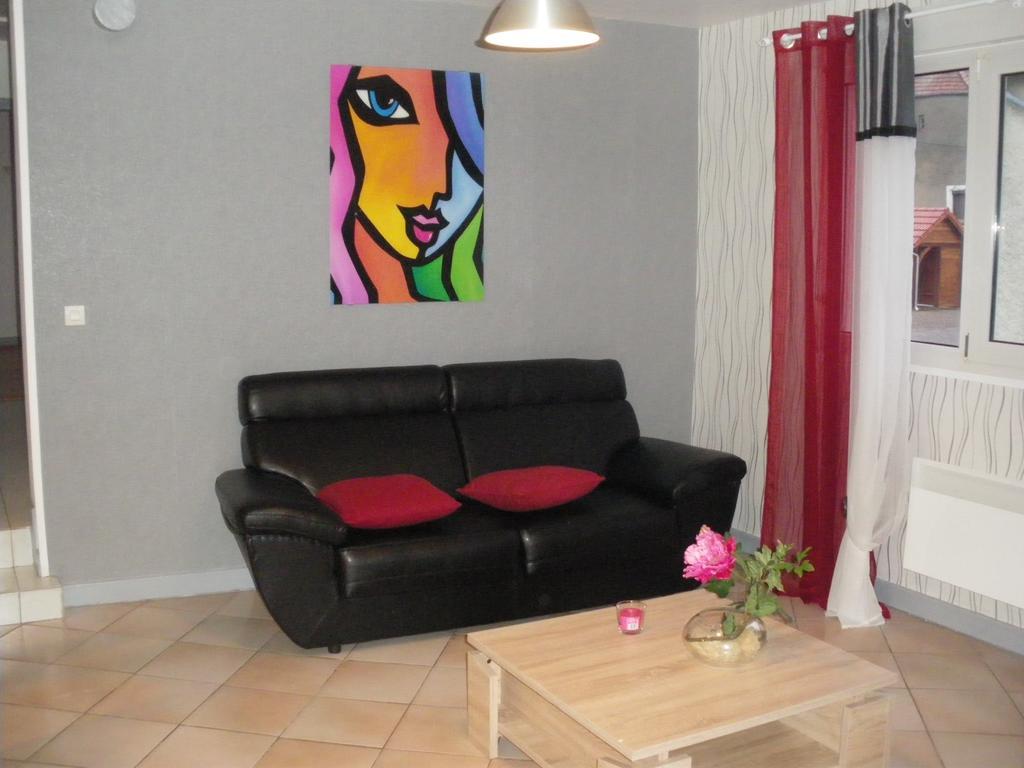 Au Pied De La Roche Apartment Ngoại thất bức ảnh