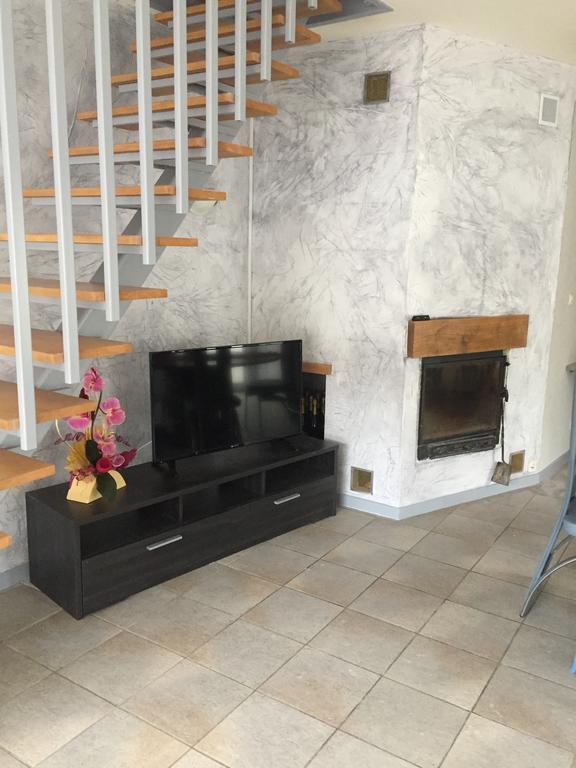 Au Pied De La Roche Apartment Ngoại thất bức ảnh