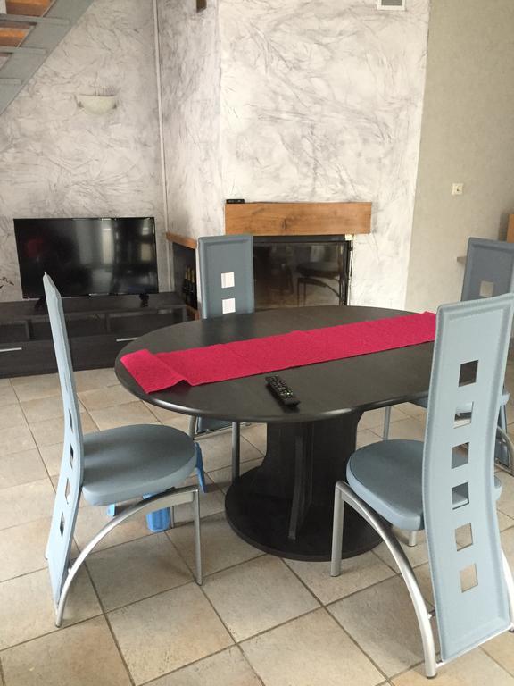 Au Pied De La Roche Apartment Ngoại thất bức ảnh