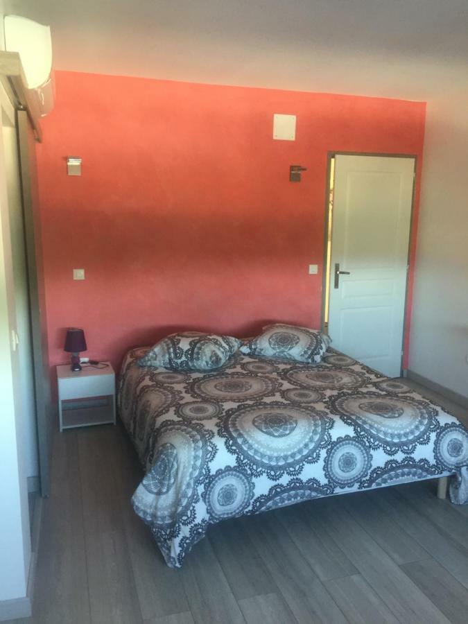 Au Pied De La Roche Apartment Ngoại thất bức ảnh