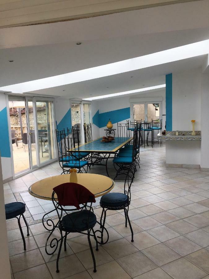 Au Pied De La Roche Apartment Ngoại thất bức ảnh