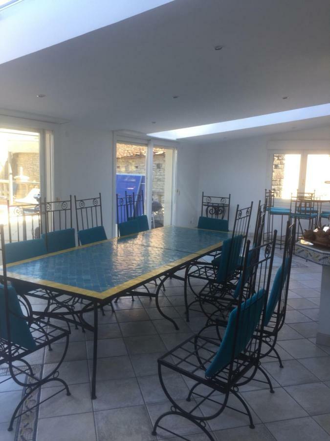 Au Pied De La Roche Apartment Ngoại thất bức ảnh