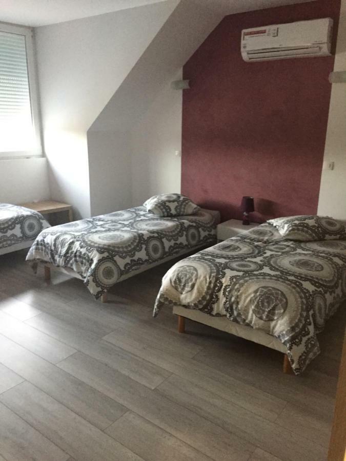 Au Pied De La Roche Apartment Ngoại thất bức ảnh