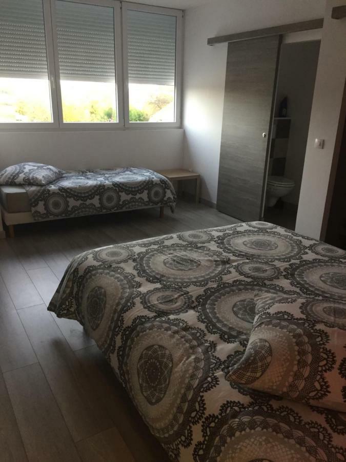 Au Pied De La Roche Apartment Ngoại thất bức ảnh